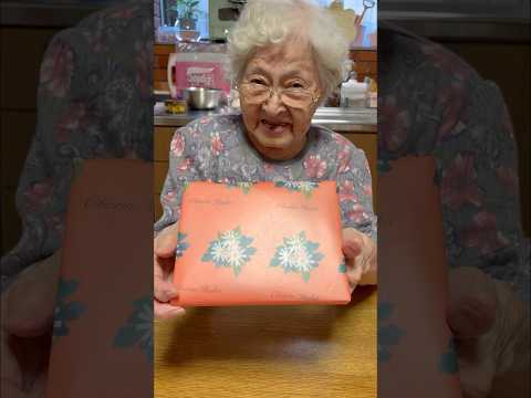 元高島屋店員の幾子おばあちゃんがゲームを包装してくれた🎁