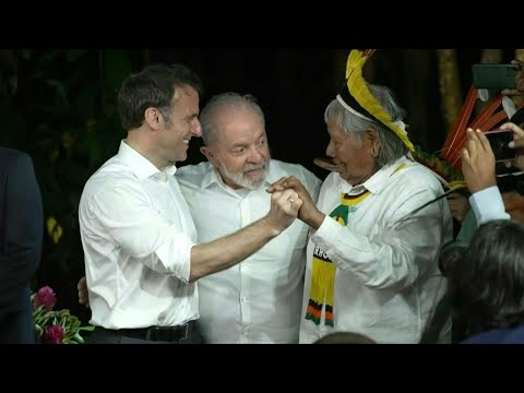 Brésil: Macron et Lula rencontrent le chef indigène Raoni Metuktire | AFP Images