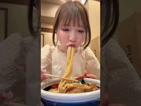 おうどんもぐもぐ！
