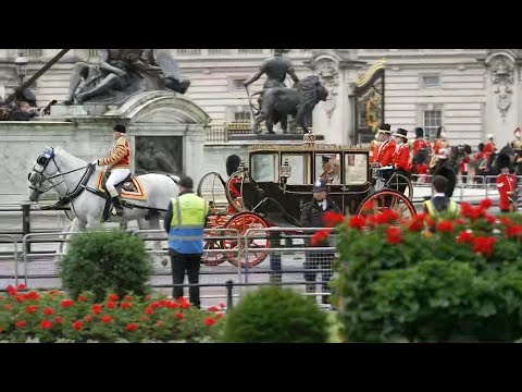Le roi Charles III sort du palais de Buckingham pour le Trooping the Colour | AFP Images