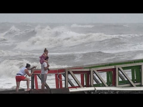 L'ouragan Hanna frappe le Texas et fait craindre des crues