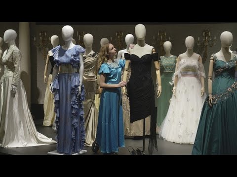 ΗΠΑ: Σε δημοπρασία φόρεμα της Νταϊάνα - Ίσως πιάσει και τα 200.000 δολάρια