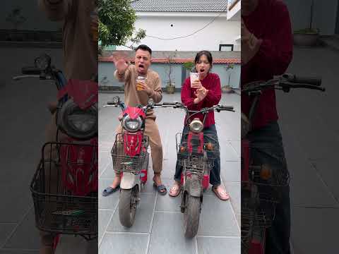 Wow 😂❤️ thiết bị cần thiết và không thể thiếu khi đi xe máy  #funny #comedy