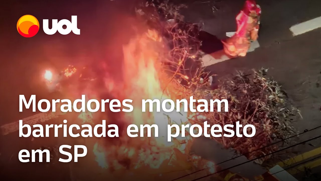 Protesto de moradores monta barricada e fecha Avenida Celso Garcia em SP veja vídeos