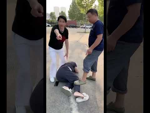 Kind woman help #motivation #positivevibes #lnspiration