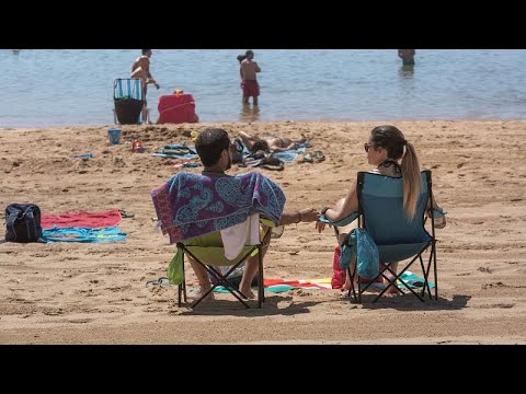 España se pone el bañador y se reactiva para salvar el turismo