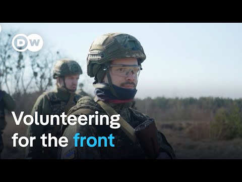 Answering the call to fight Russians on Ukraine's front | Focus on Europe
