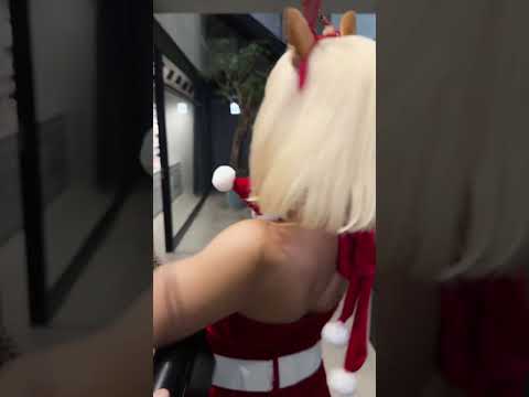 バッグを取られそうになったらこうするのよ〜🤍 このキャラクターの名前も募集中よ🤍