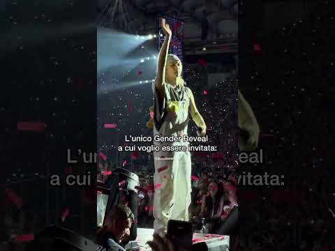 È FEMMINAAA 🎀🎀 #felix #skz #straykids #dominatetour #leeyongbok #skzrome