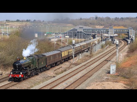 7029 Clun Castle in The Midlands With 'The Chester Venturer' (26/03/22)