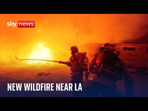 Huge new fire near LA - mass evacuation ordered