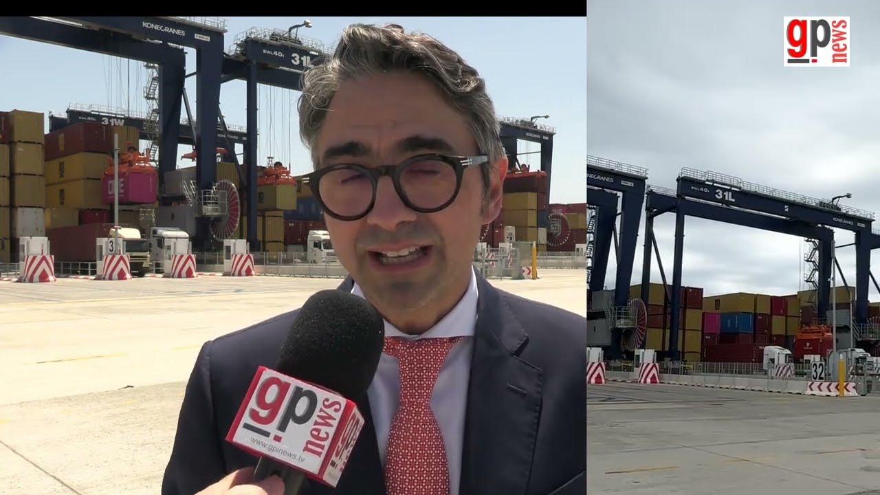 Best cuenta con 7 nuevos bloques automatizados de su terminal en el Puerto de Barcelona con lo que gana un 25% más de capacidad en su nueva expansión en clave sostenible.

Guillermo Belcastro, CEO de Hutchison Ports Best en Barcelona, nos explica como la concesionaria ha ido incrementando su automatización desde que hace más de 20 años iniciara su actividad manual en el muelle Príncipe España, hasta la creación de estos módulos automatizados e impulsados por energía verde lo que hace la actividad más limpia y sostenible.
Belcastro explica que el gran valor de esta innovación viene dado por el gran capital que representan las personas que forman Best dado que la tecnología es una cuestión económica per el talento viene de la mano de las personas. Best representa el binomio tecnológico y personal. El uno sin el otro no pueden subsistir. 

Por su parte José Alberto Carbonell, presidente del Port de Barcelona, aseguró que la puesta en marcha de estos siete bloques representan una buena noticia dado que el proyecto que se presentó en su día contemplaba 40 unidades de las que a día de hoy ya están operativas 34 lo que supone un incremento importantísimo en la capacidad operativa del concesionario Best. Un hito del que él ha participado desde su inicio en las diferentes posiciones que ha desempeñado en el Port de Barcelona del que ahora es su presidente.