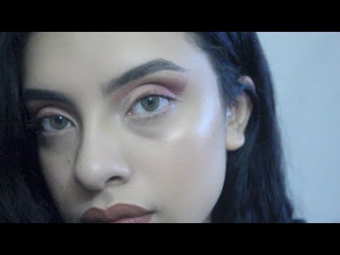 monotone makeup: 𝙖𝙨𝙝𝙩𝙤𝙣