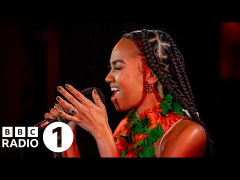 Leigh-Anne - Paint The Town Red (Doja Cat cover)