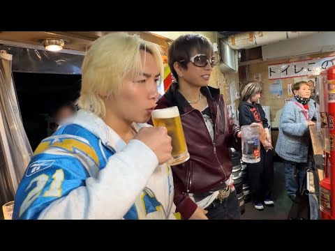 西成の立ち飲み屋に突然、GACKTさんが来て西成ホルモンを食べてもらった結果…