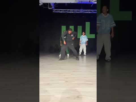 Chris Brown - It Depends (6_Solo, Taiwan, Taikibud)