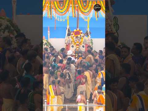 Chhera Pahnara & Arati By Gajapati Maharaj On Snana Mandap #snanapurnima #gajapati #jagannath