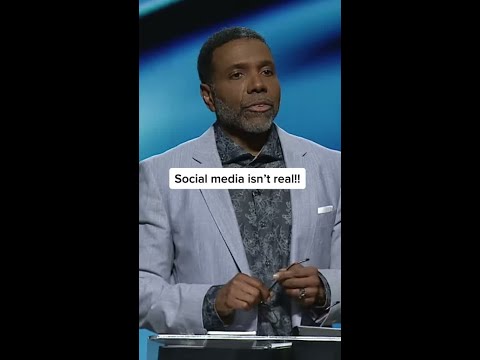 SOCIAL MEDIA ISN’T ALWAYS REAL 📱✝️ Perfect pictures. Perfect bodies. Perfect lifestyles. Perfect e