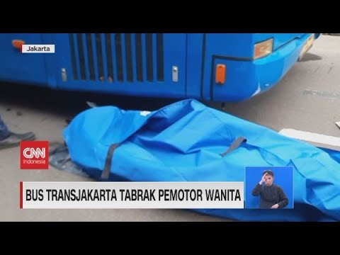 Bus TransJakarta Tabrak Pemotor Wanita