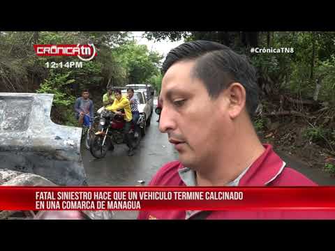 Falla mecánica provoca que vehículo se incendie en Managua - Nicaragua