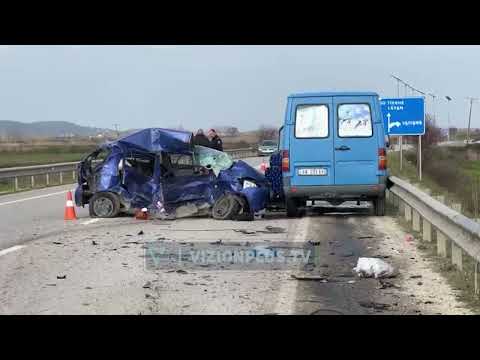 Makina përplaset me furgonin, humb jetën 39 vjeçarja në rrugën Levan- Fier