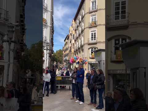 Las calles de Zaragoza se llenan para las Fiestas del Pilar