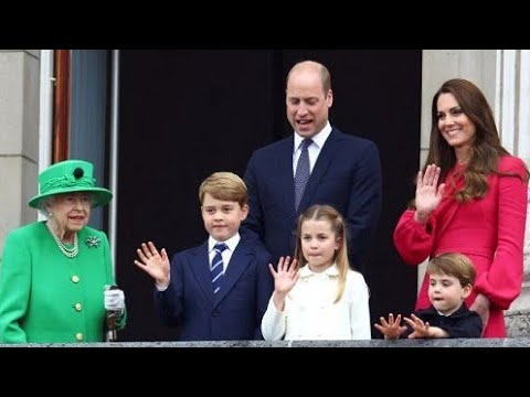 Aparece de sorpresa Reina Isabel II para cerrar los festejos del jubileo de platino en Reino Unido