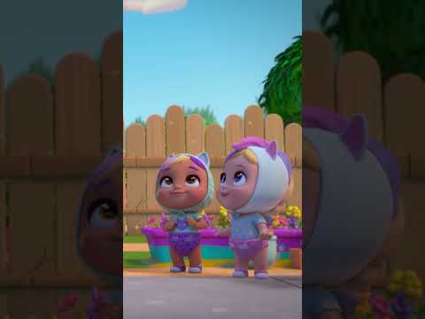 Facciamo un PUPAZZO DI NEVE  #SHORTS #CRYBABIES