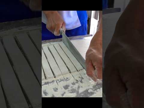 Fried Bread Stick / 炸油條 - Taiwanese classic breakfast