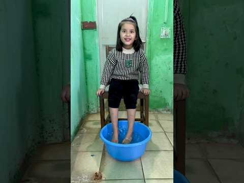 Aaj blue h pani pani pani 🤣🤣