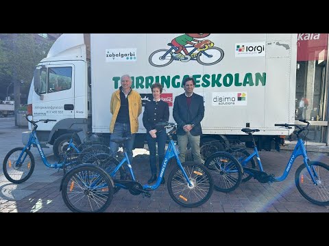 Bizkaibizi dona 9 triciclos a Txirringaeskolan