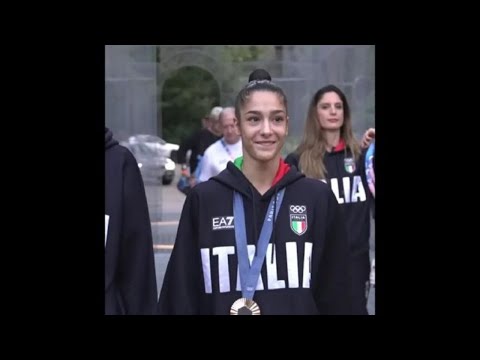 Olimpiadi Parigi, festa per Sofia Raffaeli a CasaItalia per il suo bronzo nella ginnastica ritmica