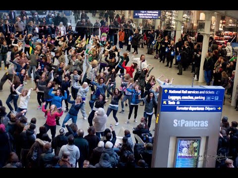 Flash Mob at St Pancras International NYE 2010