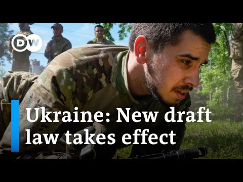 How thousands of new conscripts are set to replenish exhausted Ukrainian ranks | DW News