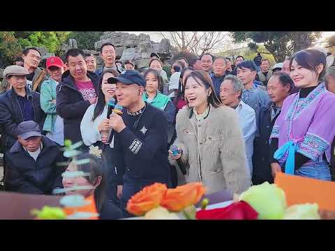 Extremely fun music exchange on the street in China