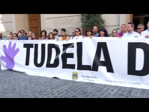 Concentración ciudadana en Tudela en repulsa por la presunta agresión sexual del fin de semana
