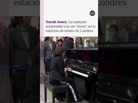 Norah Jones dio una performance sorpresa en la estación de trenes de Londres
