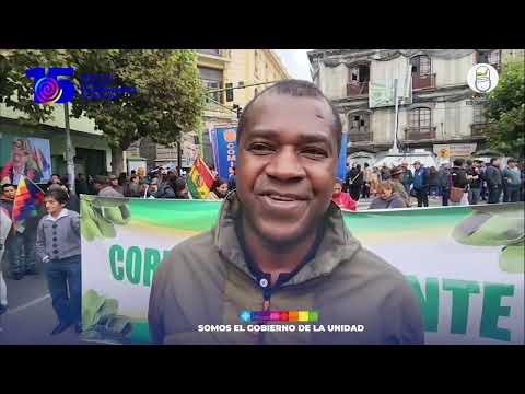 El alcalde de Coripata, Julio Salinas, celebra con entusiasmo el Día del Estado Plurinacional