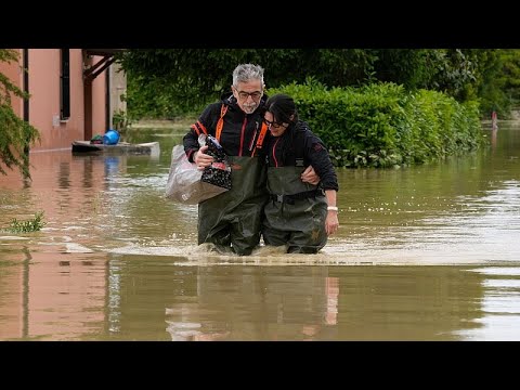 Ιταλία: Σε κόκκινο συναγερμό λόγω της κακοκαιρίας - Επίσκεψη Μελόνι στις πληγείσες περιοχές