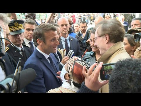 Emmanuel Macron arrive à Clichy-sous-Bois pour inaugurer un dojo solidaire | AFP Images