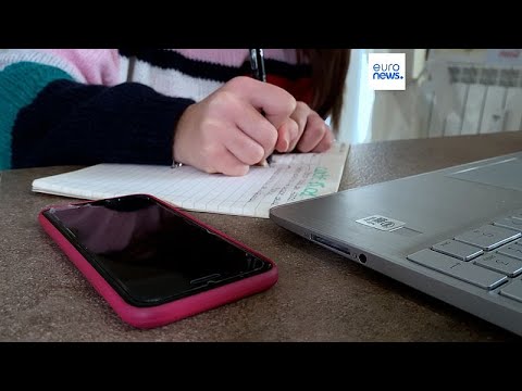 Fuera los teléfonos móviles de las escuelas italianas