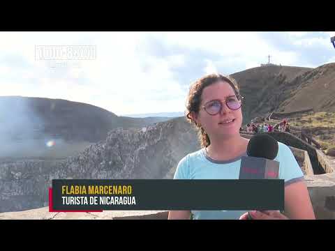 Familias nicaragüenses visitan el Parque Nacional Volcán Masaya - Nicaragua