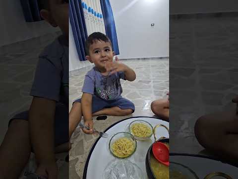 آدم وغيث عم ياكلو إندومي🍜😋#هبوش #فاميلي #بلال #آدم #haboshfamily