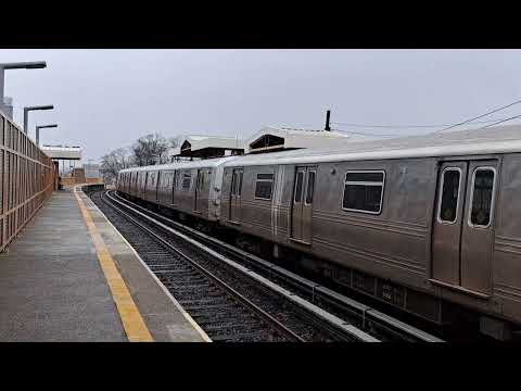MTA: R44 Staten Island Railway arrives and departs Clifton