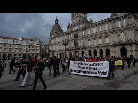 Cientos de personas vuelven a reclamar en A Coruña la recuperación de la Casa Cornide