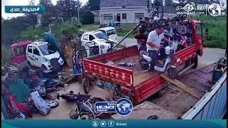 جاء يكحلها عماها