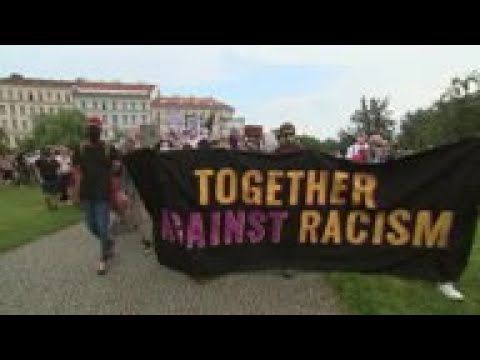 Hundreds rally in support of US anti racist protests