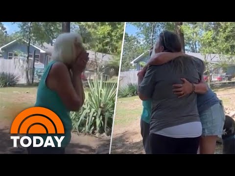 Watch: Daughters surprise mom after years apart