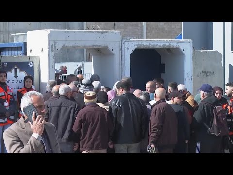 Palestinians from West Bank head towards Jerusalem for second Friday prayers of Ramadan
