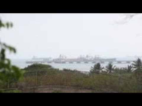 Venezuelan workers welcome Iranian tanker